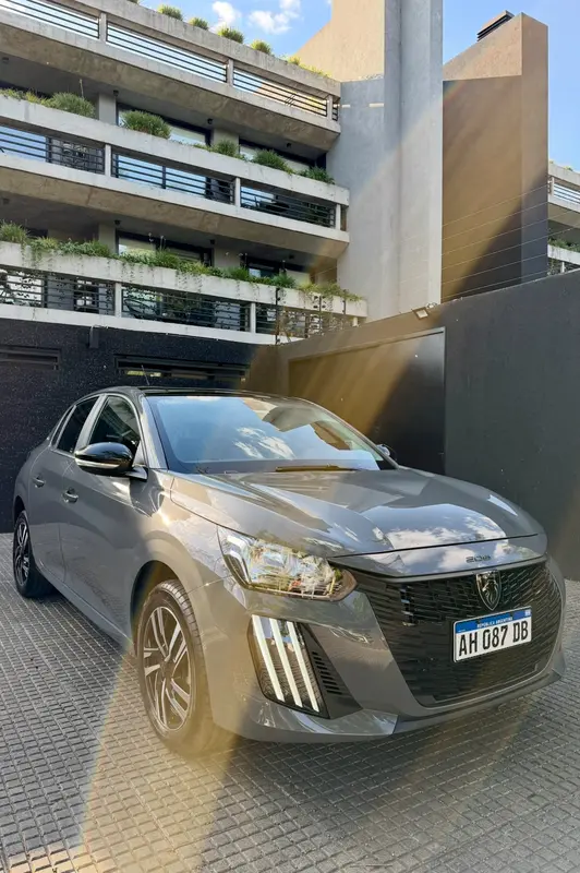 Mira esta publicación de Peugeot 208 2025 en Motordil