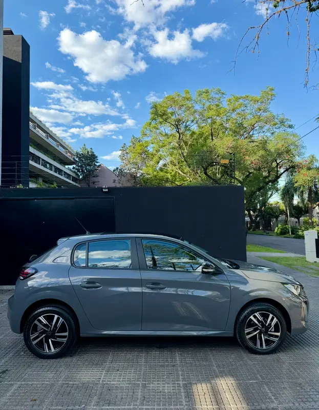 Mira esta publicación de Peugeot 208 2025 en Motordil