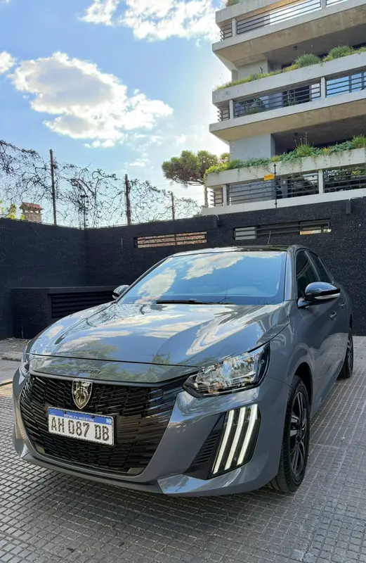 Mira esta publicación de Peugeot 208 2025 en Motordil