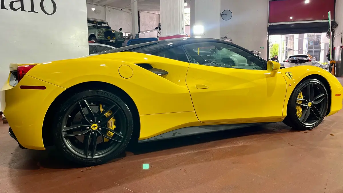 Mira esta publicación de Ferrari 488 2017 en Motordil