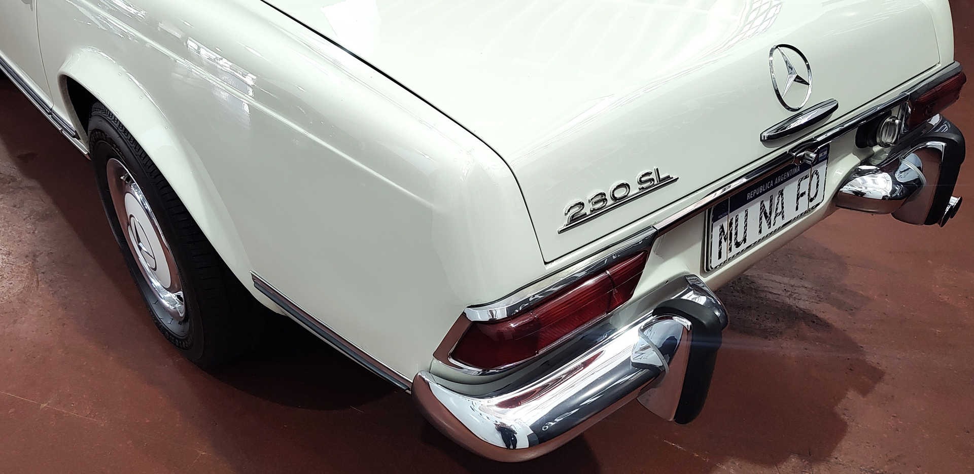 Mira esta publicación de Mercedes Benz 230 1966 en Motordil