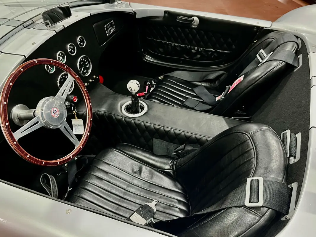 Mira esta publicación de Shelby Cobra 1974 en Motordil