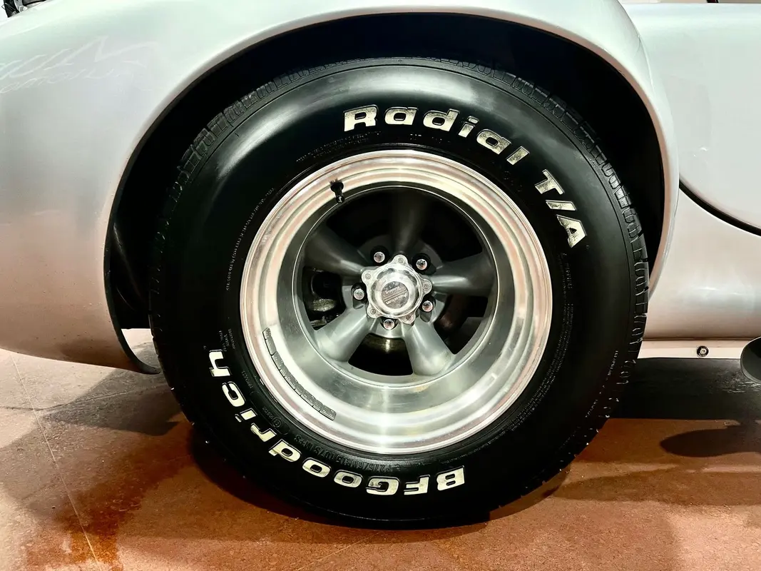 Mira esta publicación de Shelby Cobra 1974 en Motordil