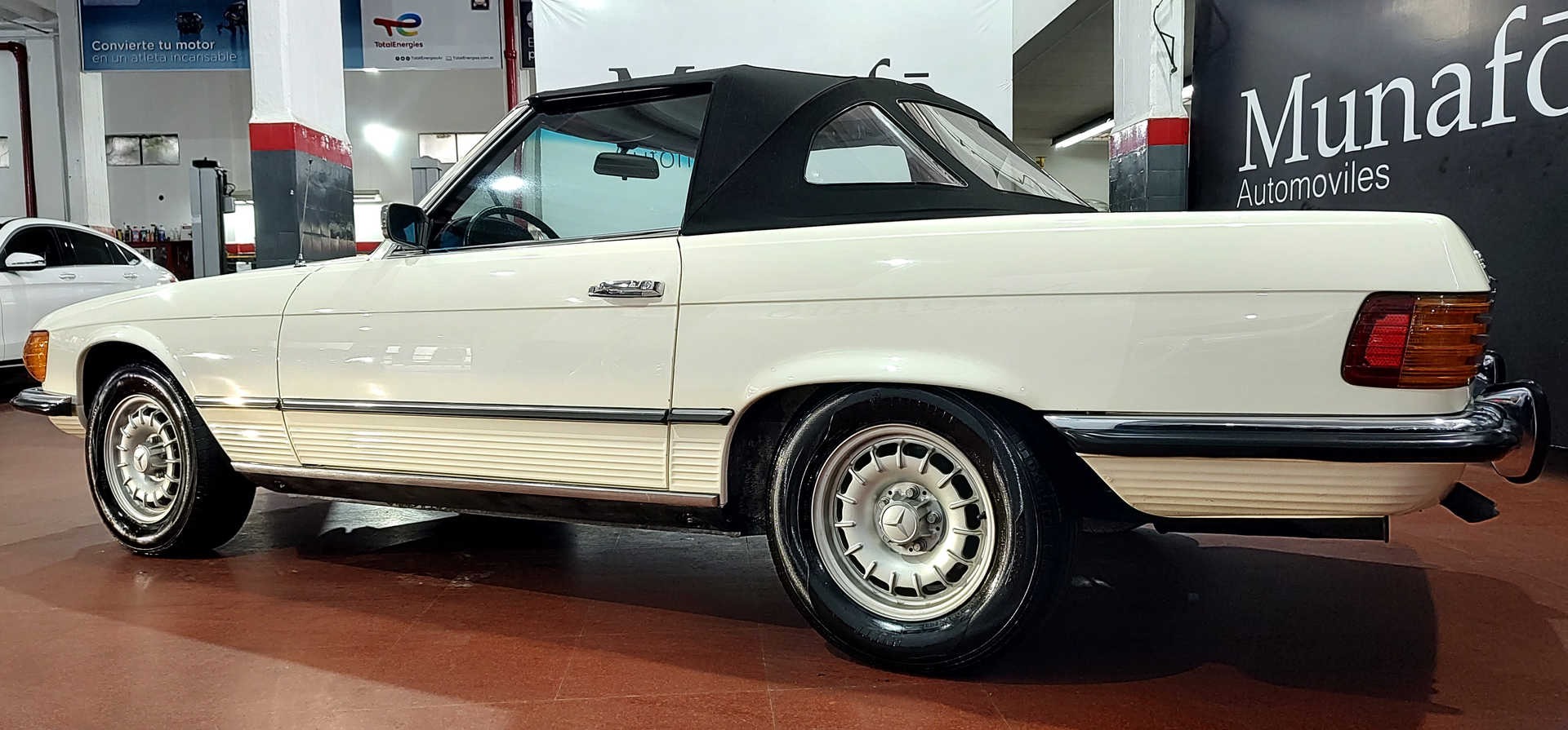 Mira esta publicación de Mercedes Benz 350 SLC 1972 en Motordil