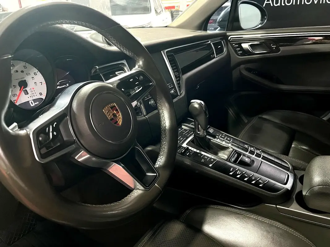 Mira esta publicación de Porsche Macan 2016 en Motordil