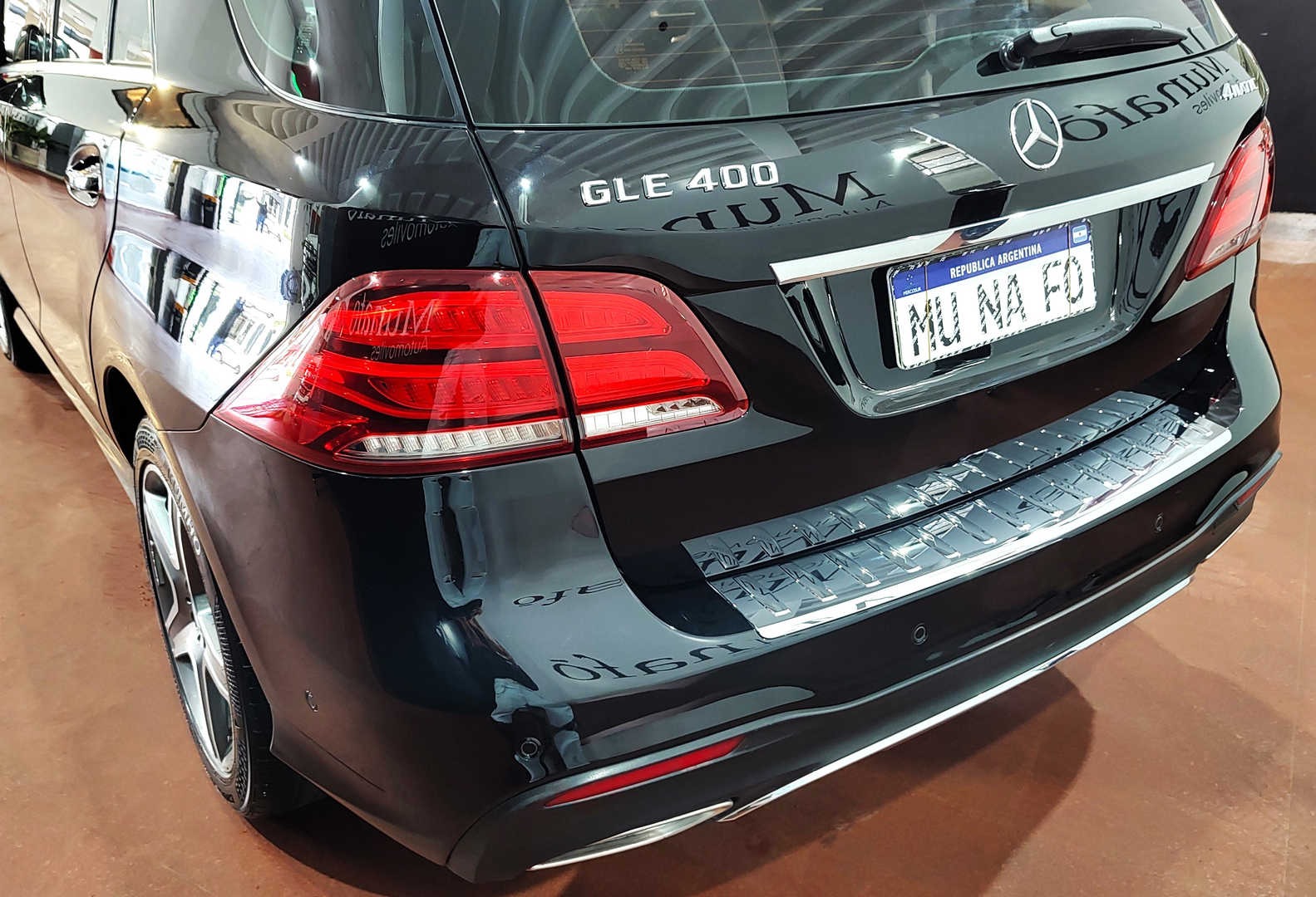 Mira esta publicación de Mercedes Benz GLE 2017 en Motordil