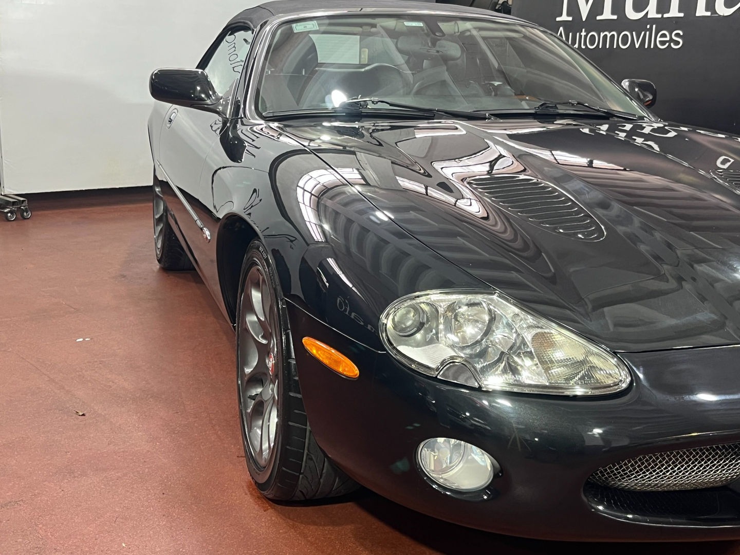 Mira esta publicación de Jaguar XKR 2001 en Motordil