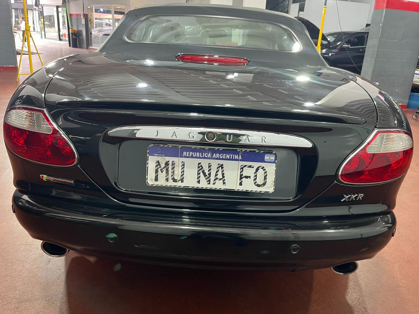 Mira esta publicación de Jaguar XKR 2001 en Motordil