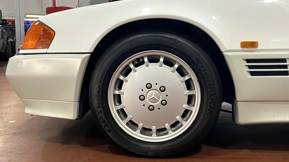 Mira esta publicación de Mercedes Benz 300 SL 1992 en Motordil