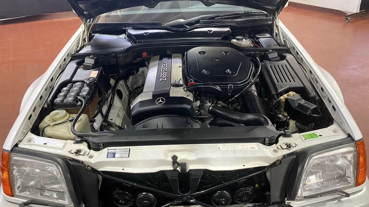 Mira esta publicación de Mercedes Benz 300 SL 1992 en Motordil