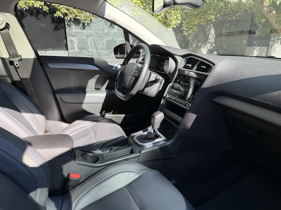 Mira esta publicación de Citroen C 4 Lounge 2018 en Motordil