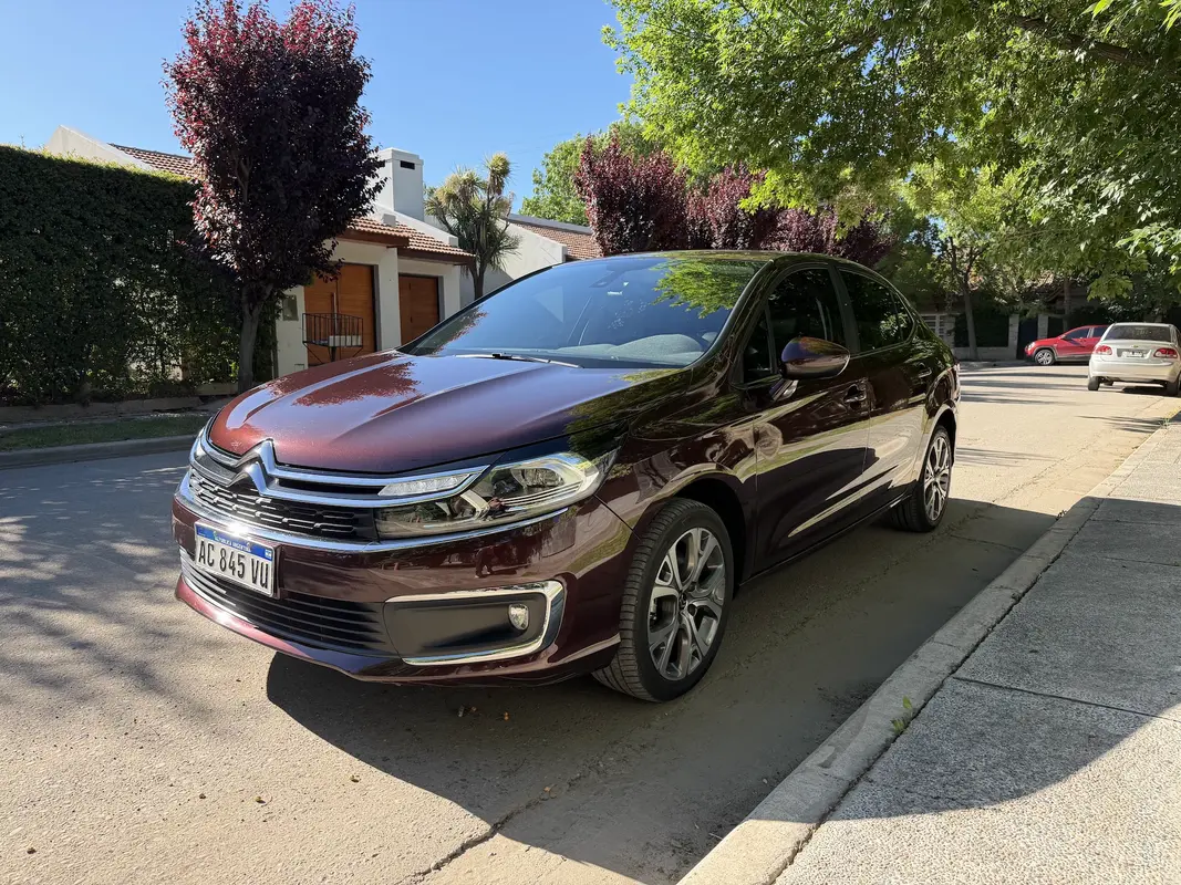 Mira esta publicación de Citroen C 4 Lounge 2018 en Motordil