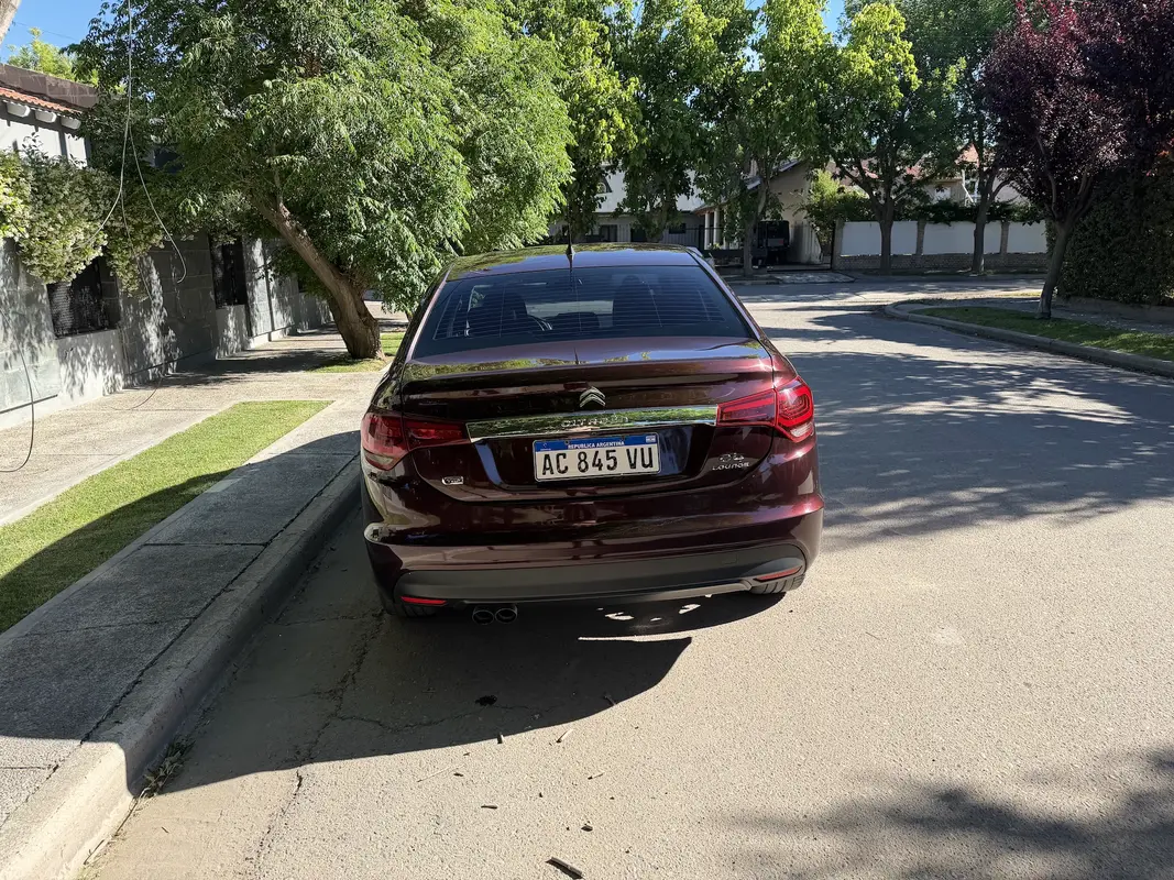 Mira esta publicación de Citroen C 4 Lounge 2018 en Motordil