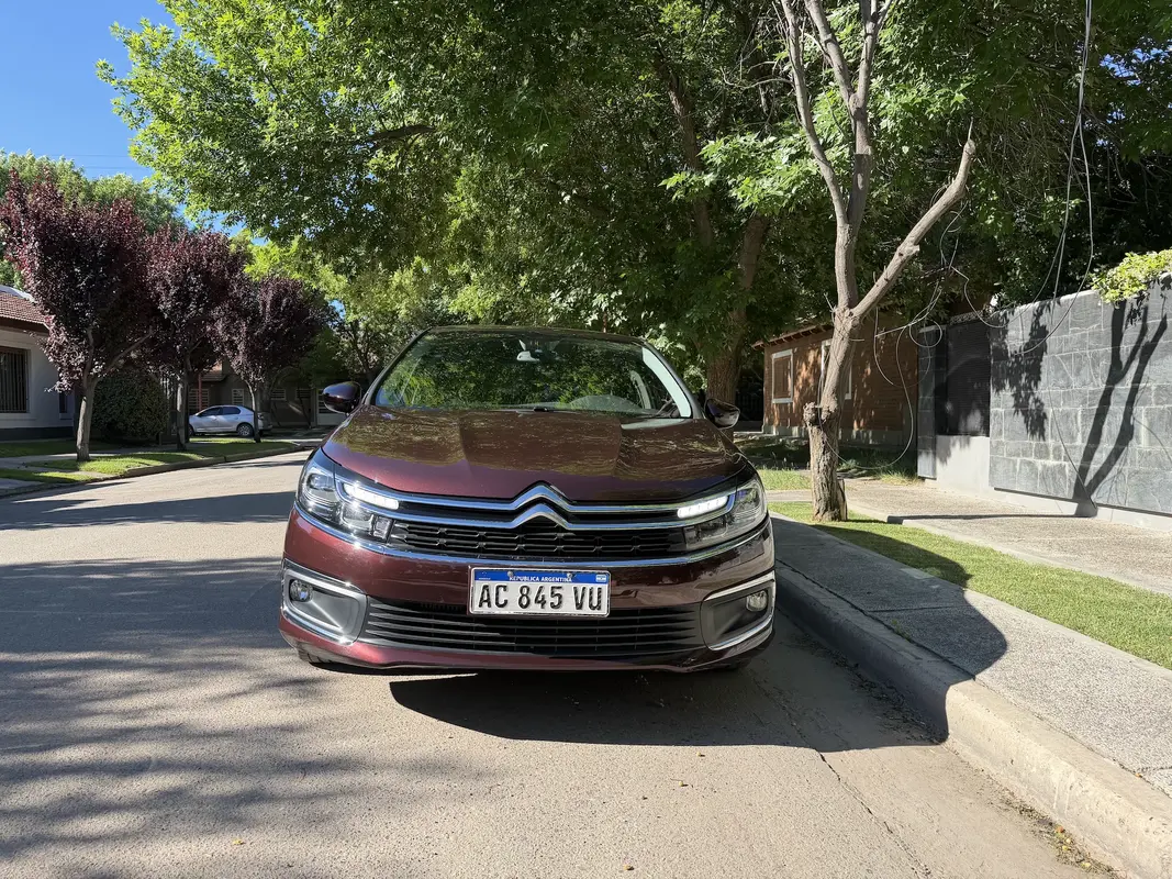 Mira esta publicación de Citroen C 4 Lounge 2018 en Motordil