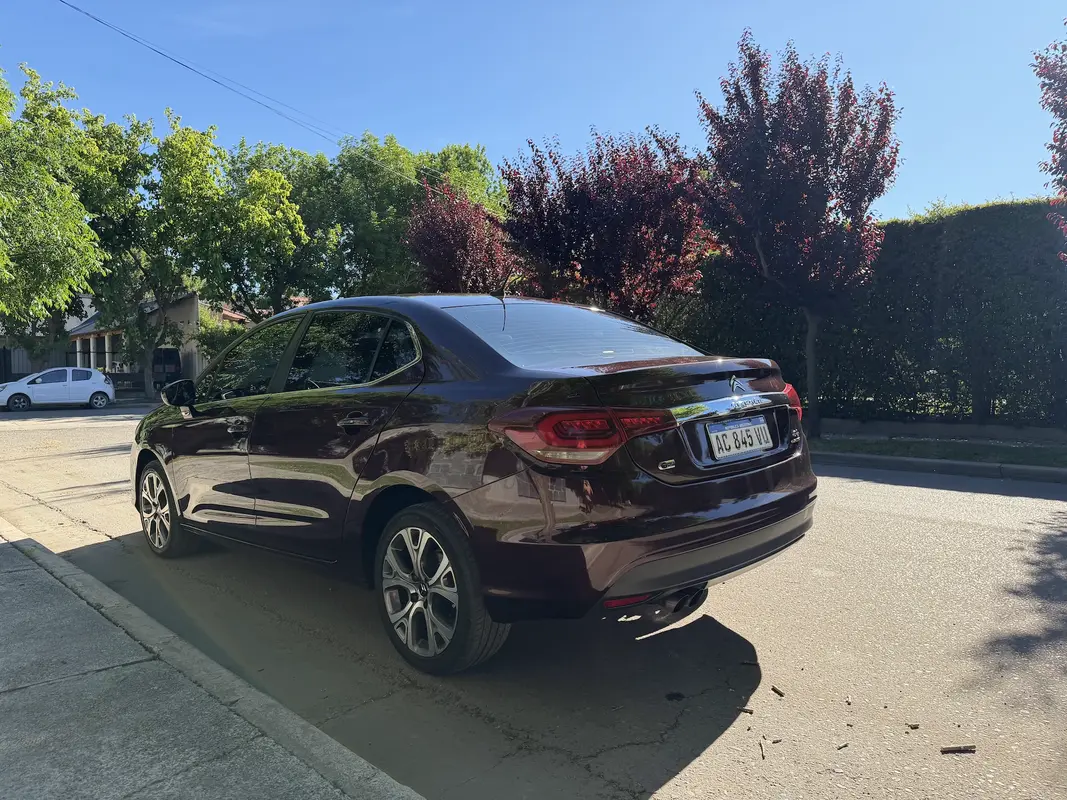 Mira esta publicación de Citroen C 4 Lounge 2018 en Motordil