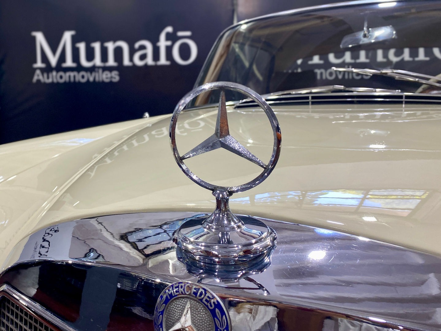 Mira esta publicación de Mercedes Benz 220 1967 en Motordil