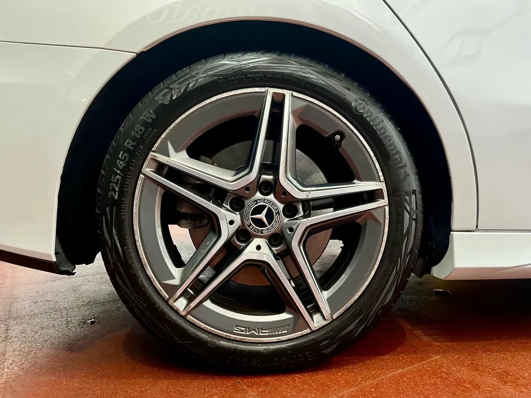 Mira esta publicación de Mercedes Benz Clase A 2020 en Motordil