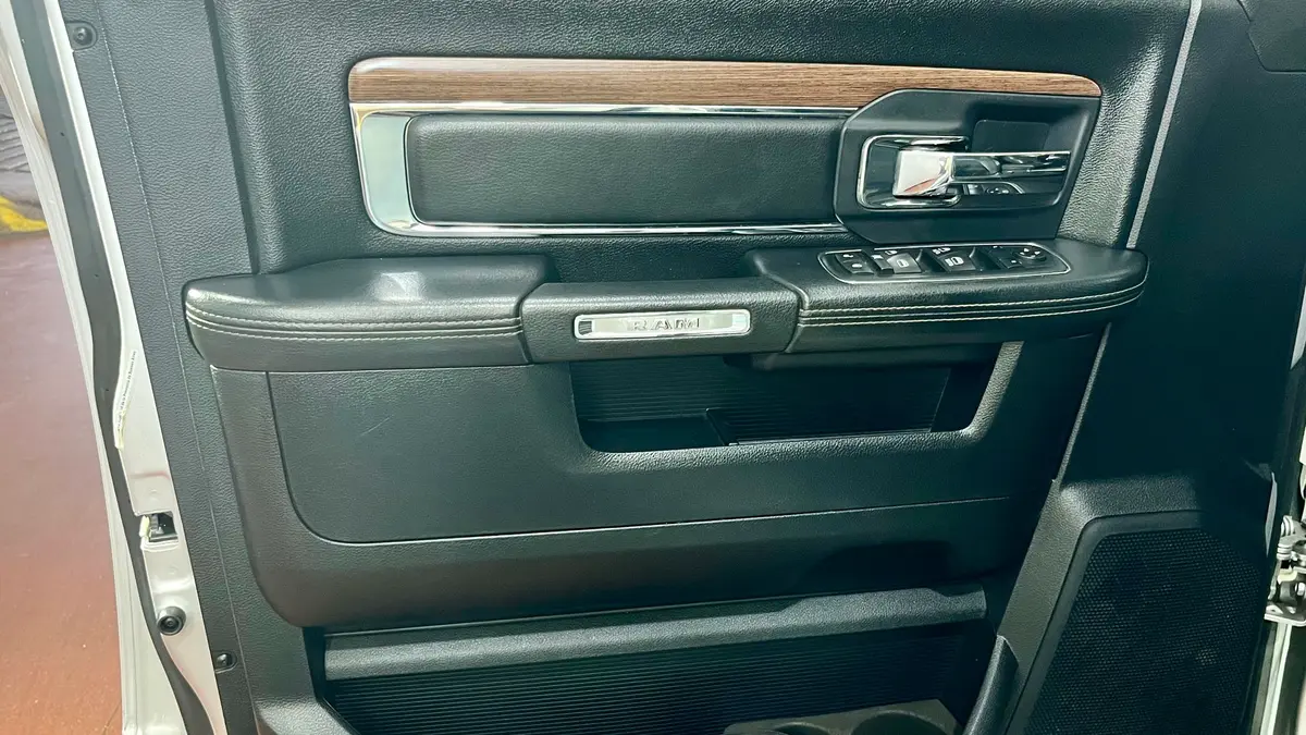 Mira esta publicación de RAM 1500 2017 en Motordil