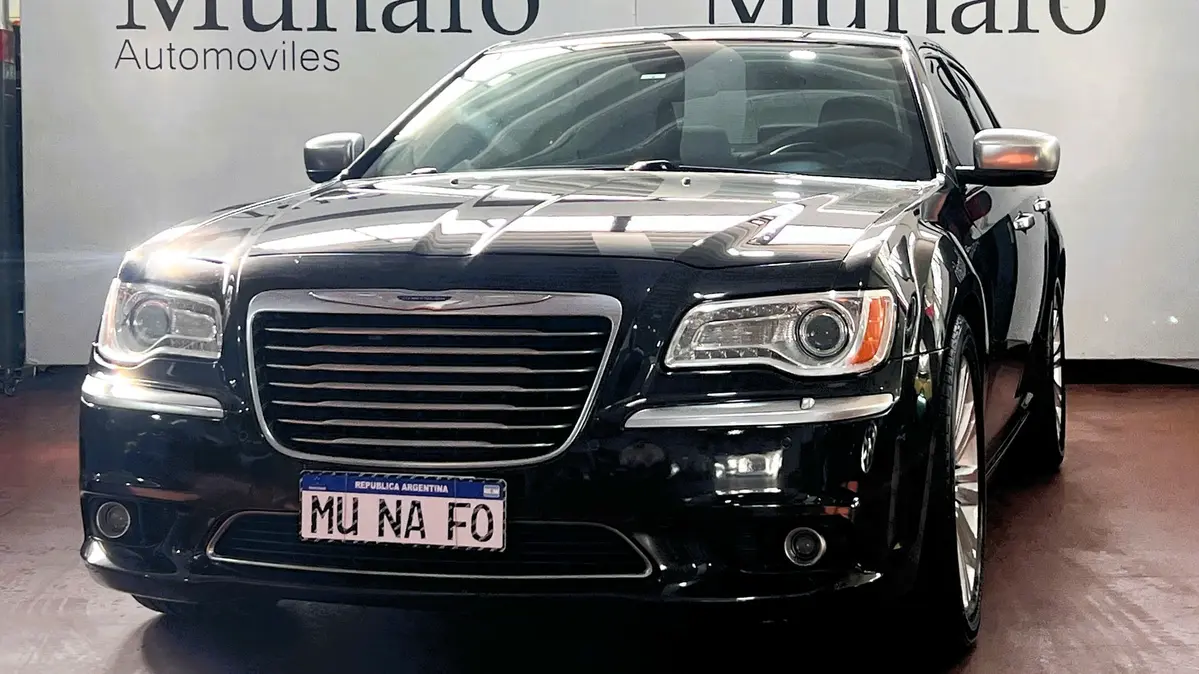Mira esta publicación de Chrysler 300 2013 en Motordil