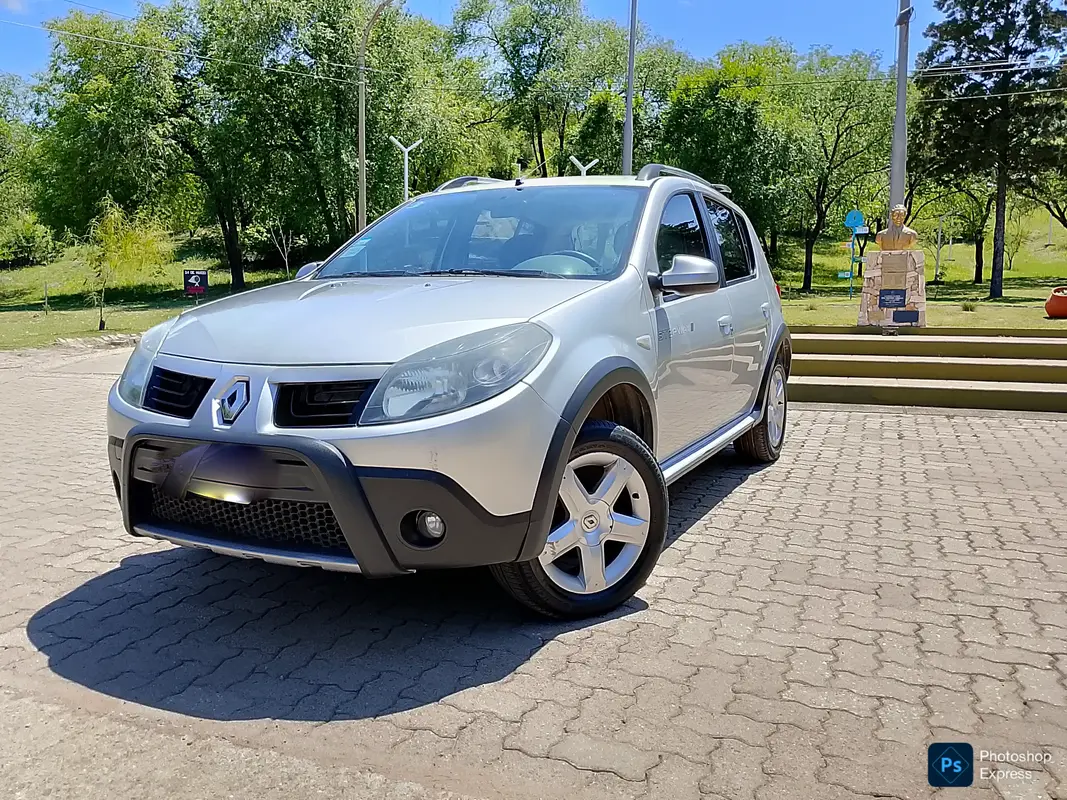 Mira esta publicación de Renault Sandero 2010 en Motordil