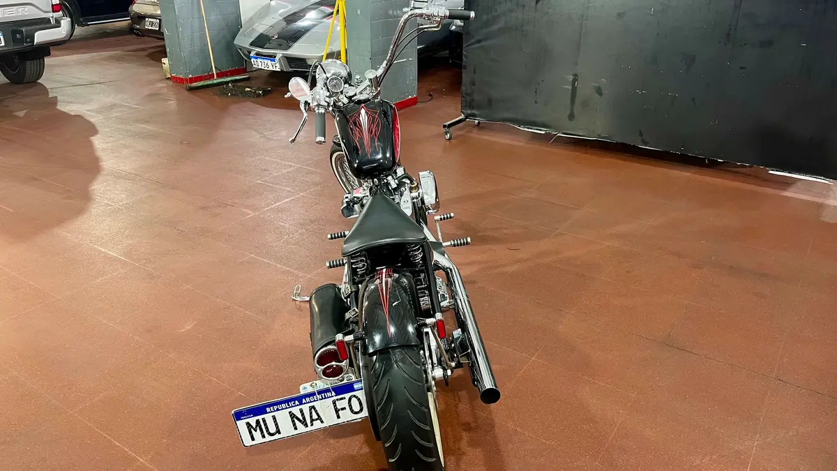 Mira esta publicación de Harley Davidson BOB 2 Tone 2010 en Motordil