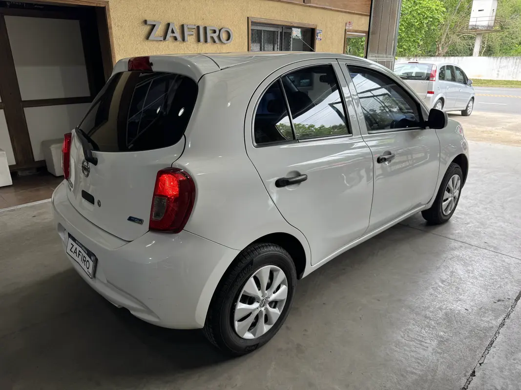 Mira esta publicación de Nissan March 2017 en Motordil