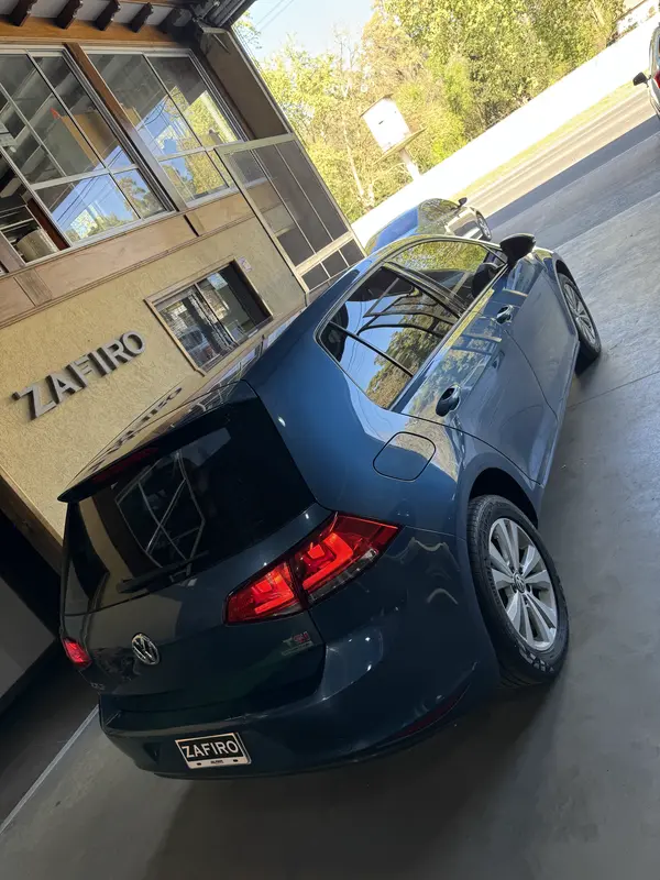 Mira esta publicación de Volkswagen Golf 2015 en Motordil