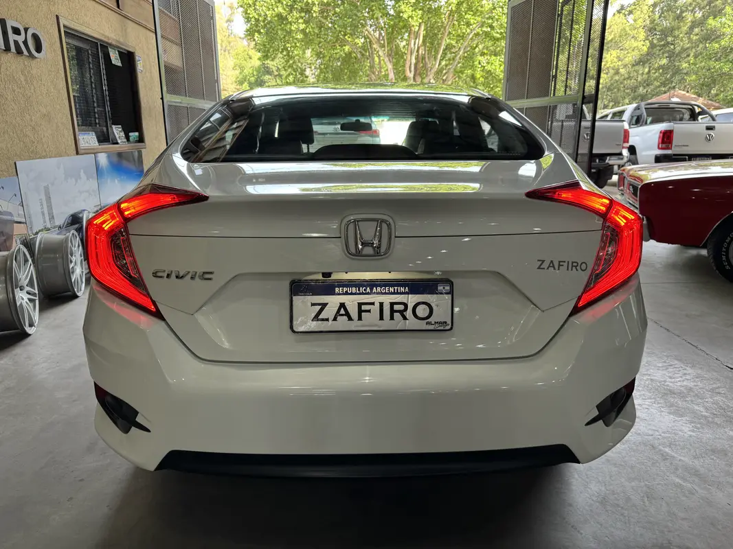 Mira esta publicación de Honda Civic 2017 en Motordil