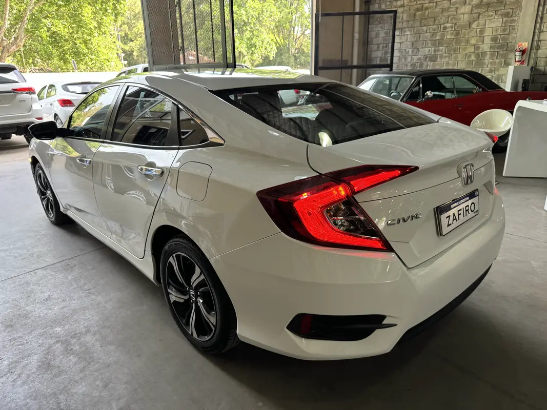 Mira esta publicación de Honda Civic 2017 en Motordil