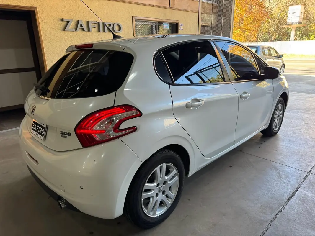 Mira esta publicación de Peugeot 208 2016 en Motordil