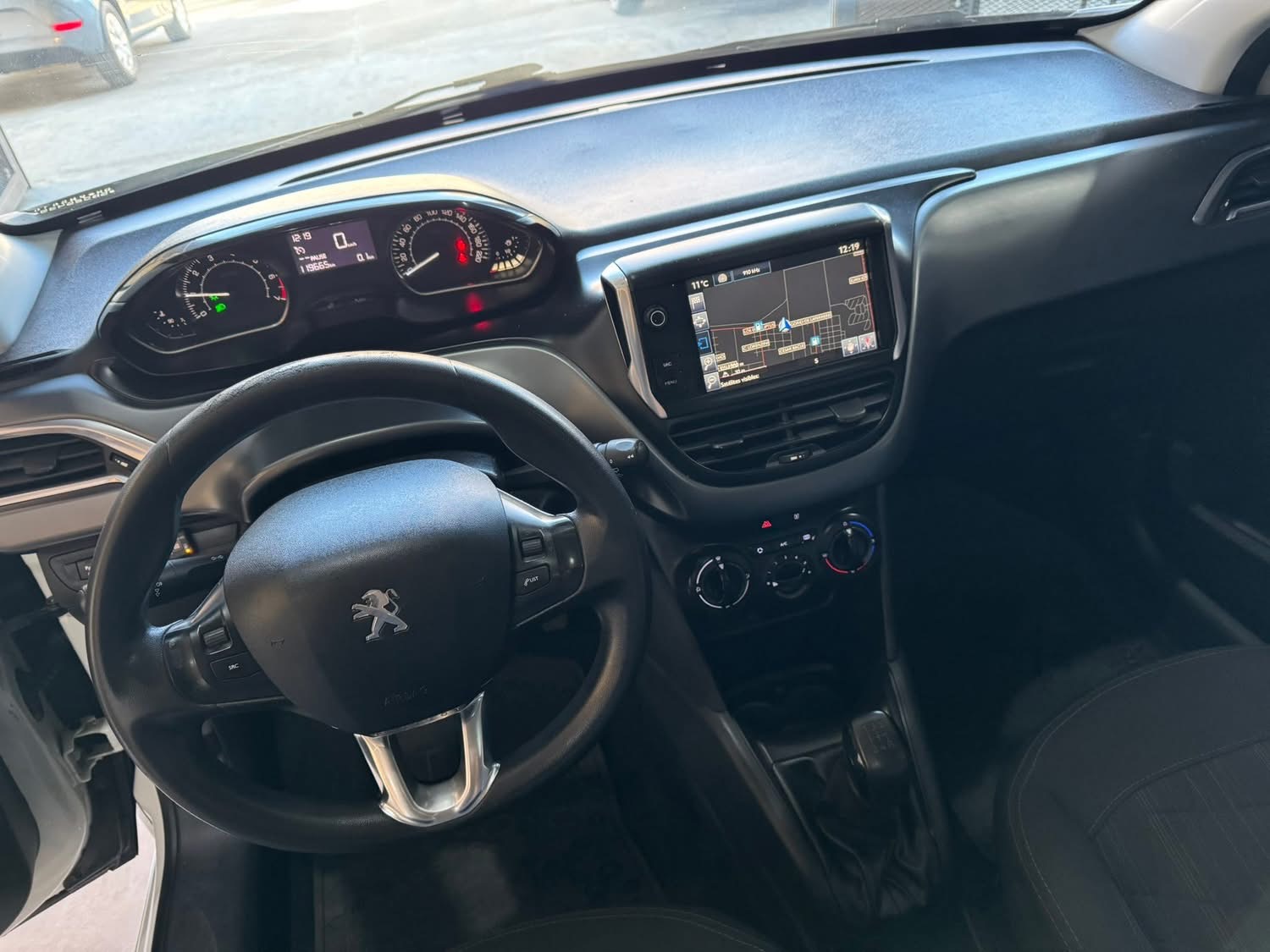 Mira esta publicación de Peugeot 208 2016 en Motordil