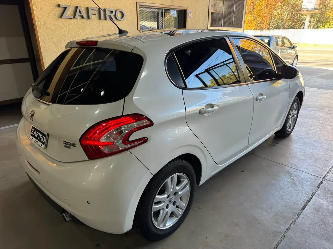 Mira esta publicación de Peugeot 208 2016 en Motordil