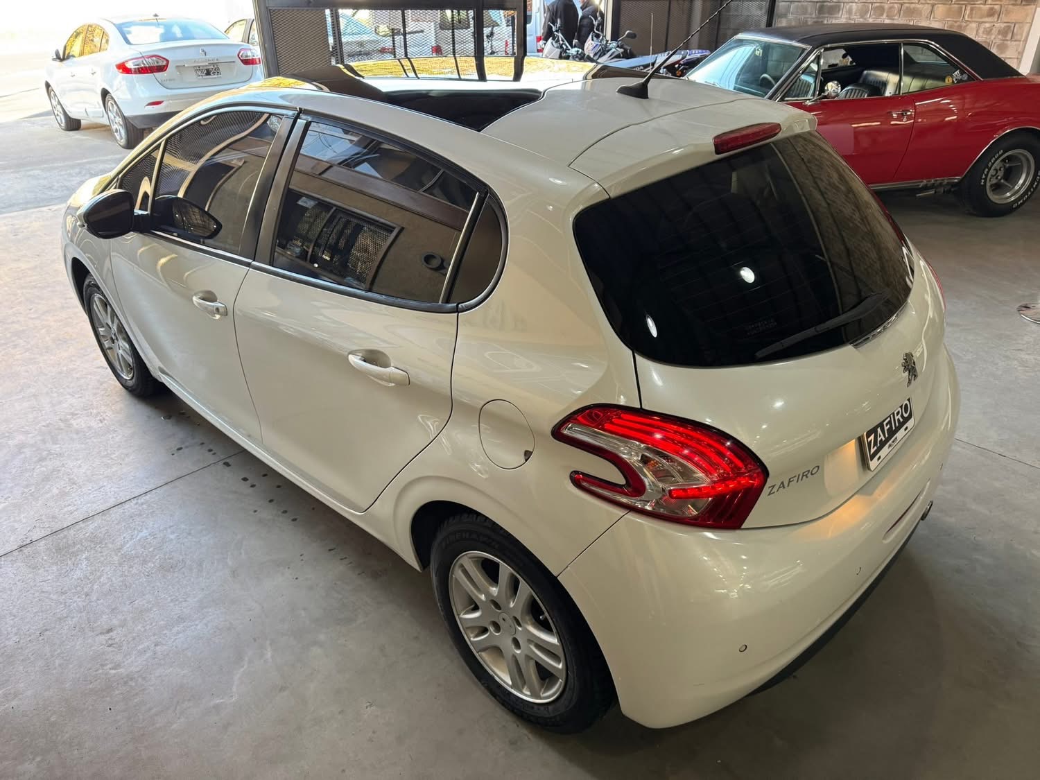 Mira esta publicación de Peugeot 208 2016 en Motordil