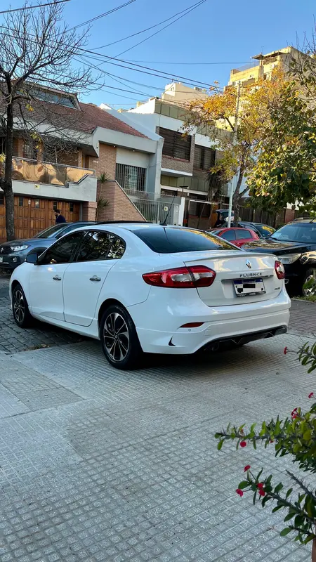Mira esta publicación de Renault Fluence 2017 en Motordil