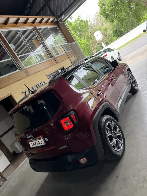 Mira esta publicación de Jeep Renegade 2018 en Motordil