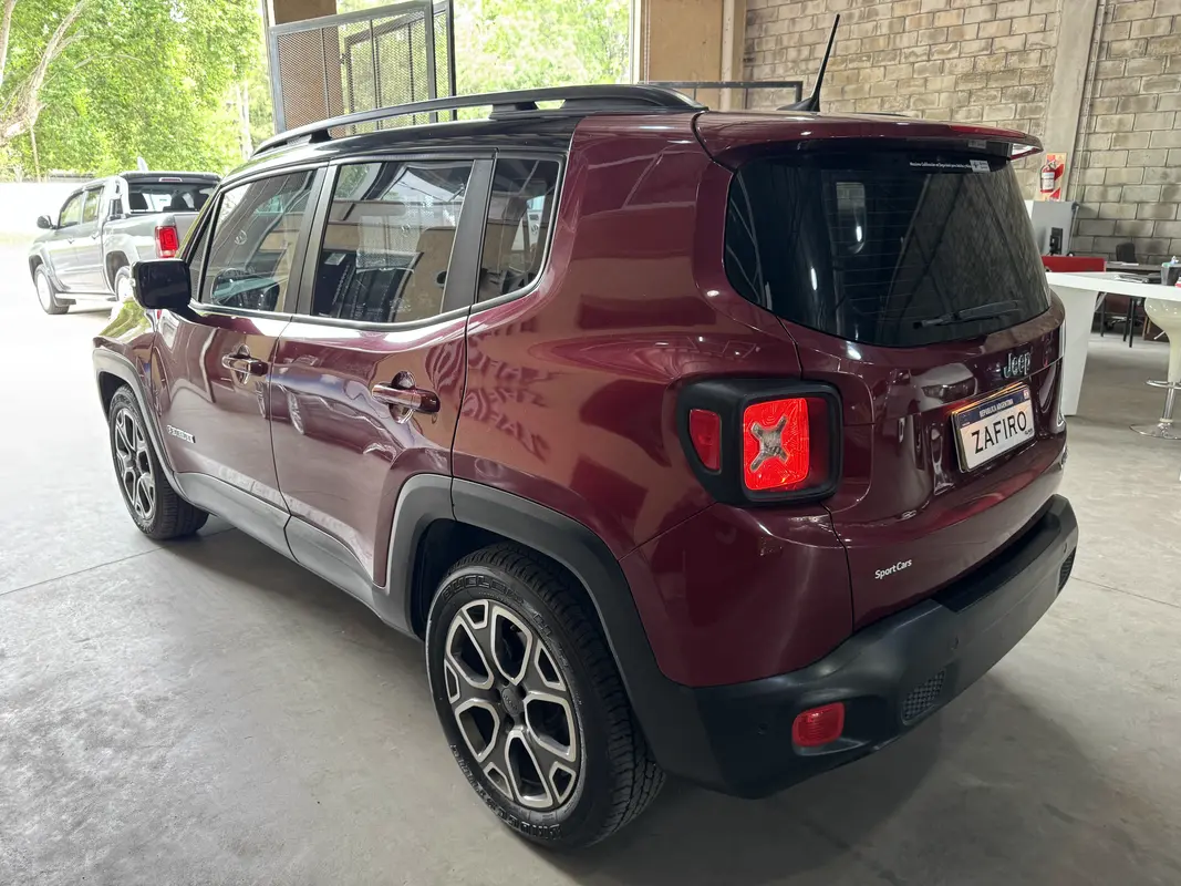 Mira esta publicación de Jeep Renegade 2018 en Motordil