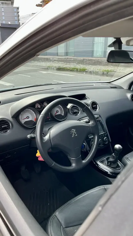 Mira esta publicación de Peugeot 308 2015 en Motordil