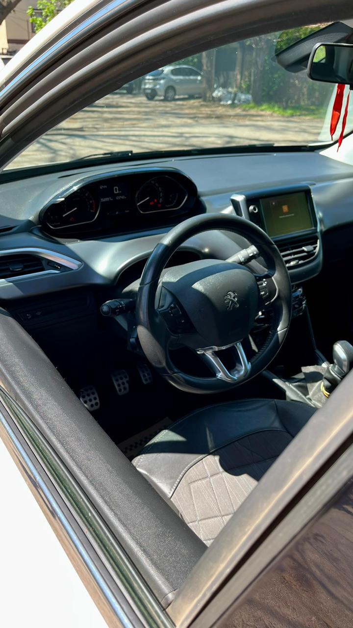 Mira esta publicación de Peugeot 208 2016 en Motordil