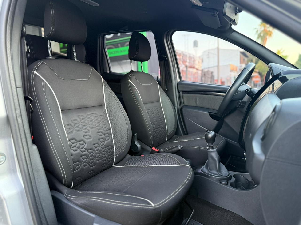 Mira esta publicación de Renault Oroch 2017 en Motordil