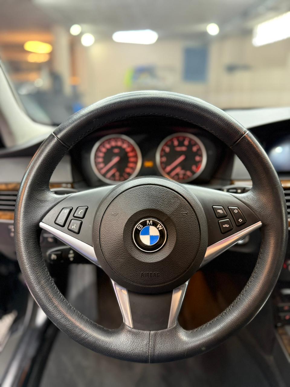 Mira esta publicación de BMW Serie 5 2009 en Motordil