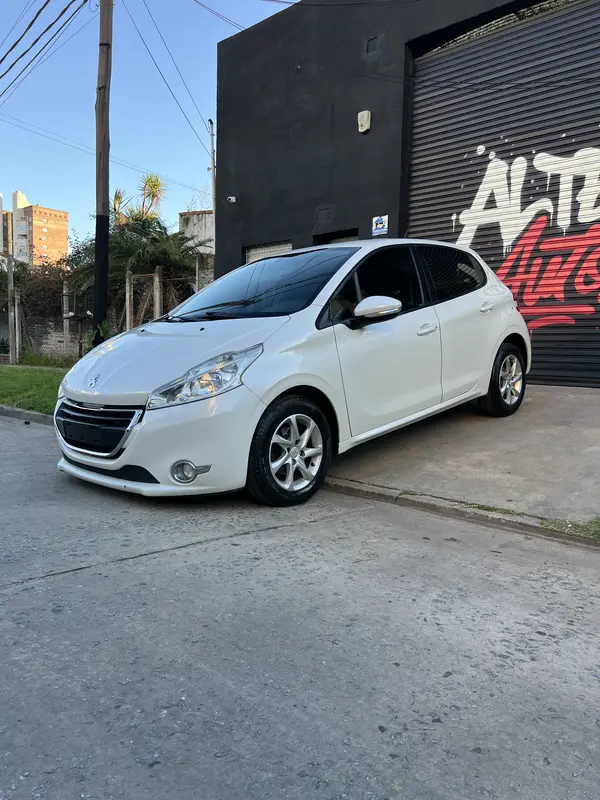 Mira esta publicación de Peugeot 208 2014 en Motordil