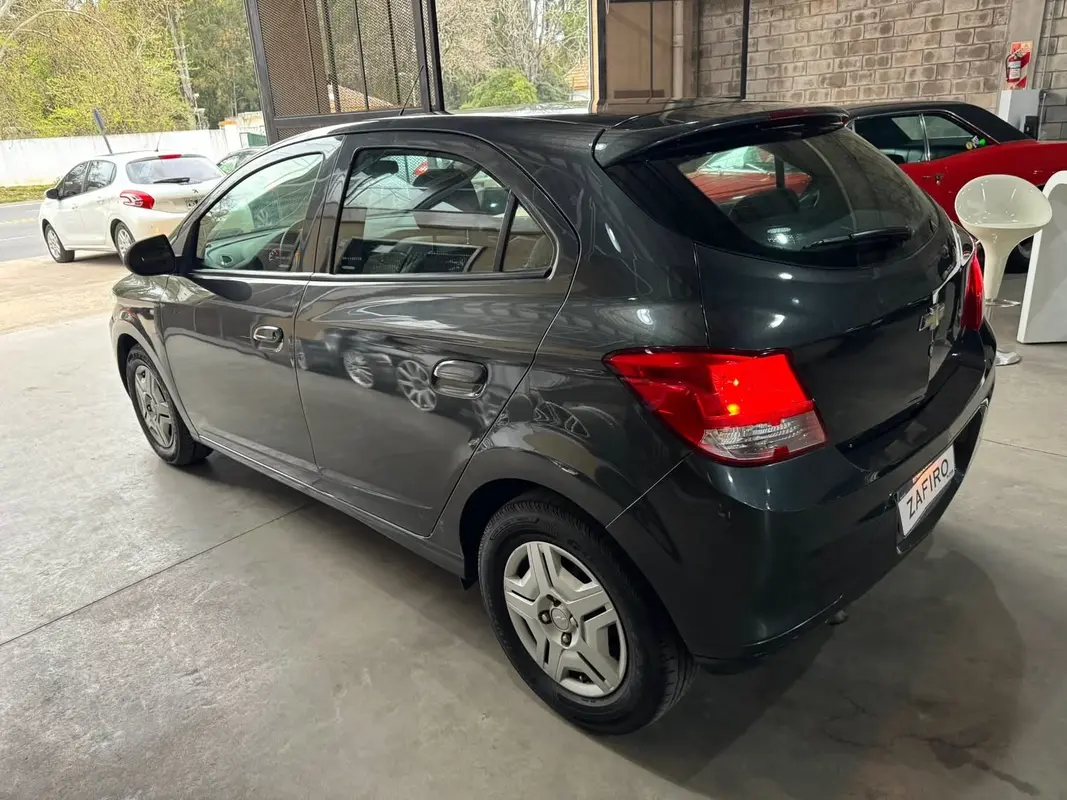 Mira esta publicación de Chevrolet Onix 2016 en Motordil