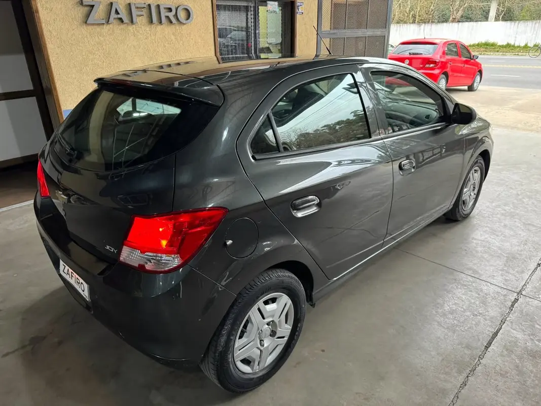 Mira esta publicación de Chevrolet Onix 2016 en Motordil