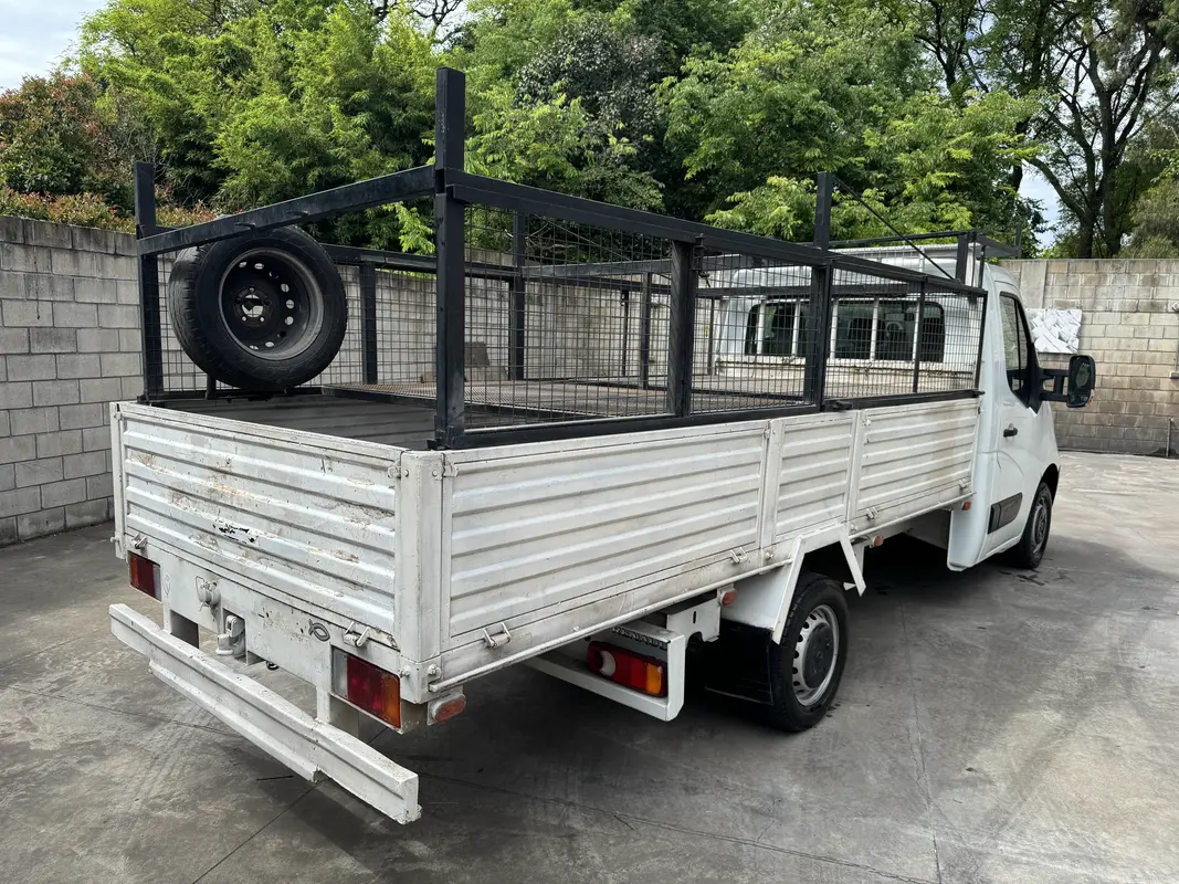 Mira esta publicación de Renault Master 2018 en Motordil