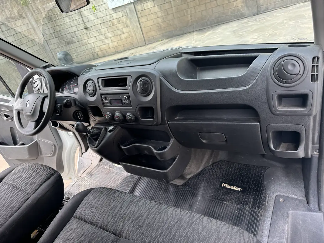 Mira esta publicación de Renault Master 2018 en Motordil