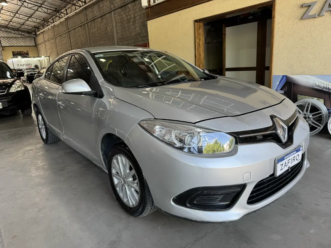 Mira esta publicación de Renault Fluence 2016 en Motordil