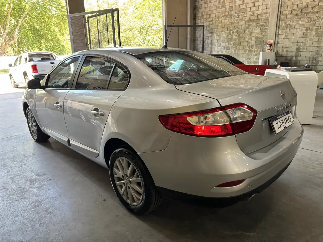 Mira esta publicación de Renault Fluence 2016 en Motordil