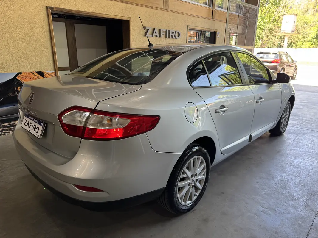 Mira esta publicación de Renault Fluence 2016 en Motordil