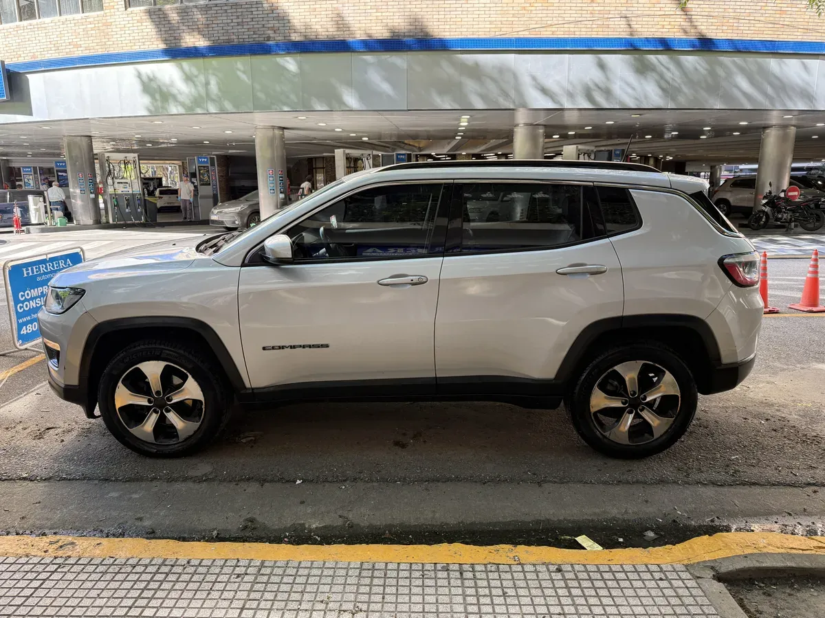 Mirá esta publicación de Jeep Compass