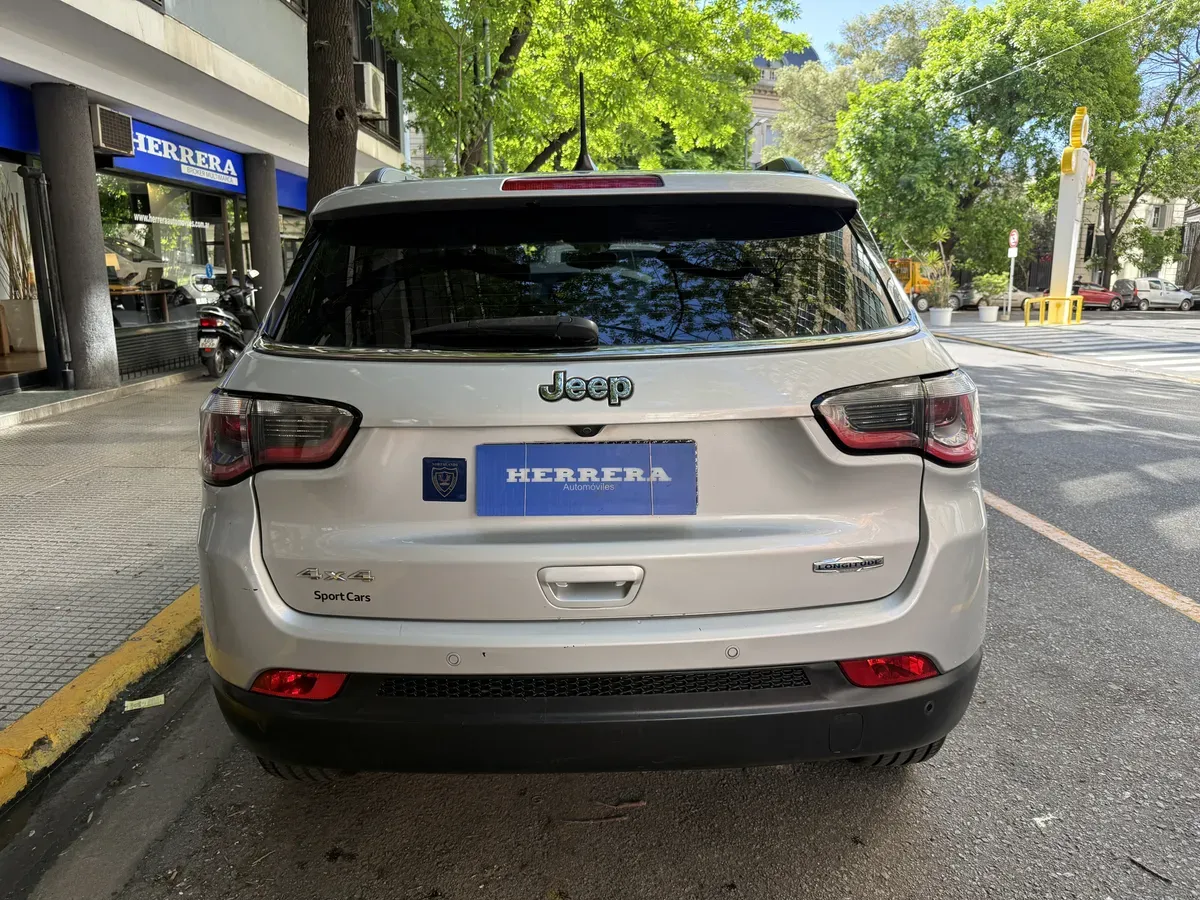 Mirá esta publicación de Jeep Compass